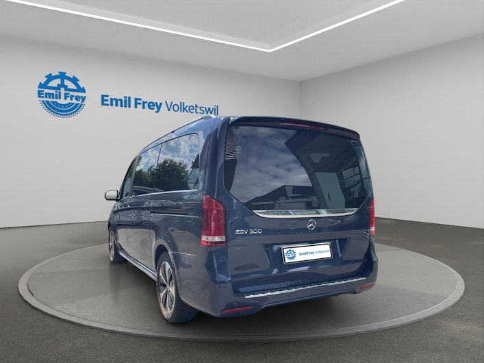 Vehicle image MERCEDES-BENZ EQV 300