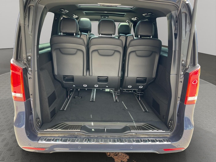 Vehicle image MERCEDES-BENZ EQV 300