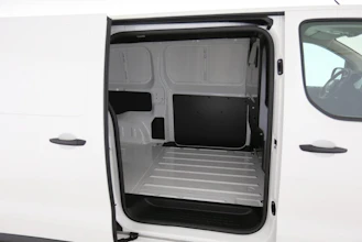 https://vehicle-stage.imgix.net/3046189/3b77d75c-b4b0-4997-81c8-3bfd2a22b9a8.jpg