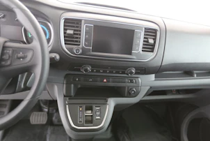 Fahrzeugbild FIAT E-Scudo Kaw. L3 verglast 75 kWh Business Swiss Worker