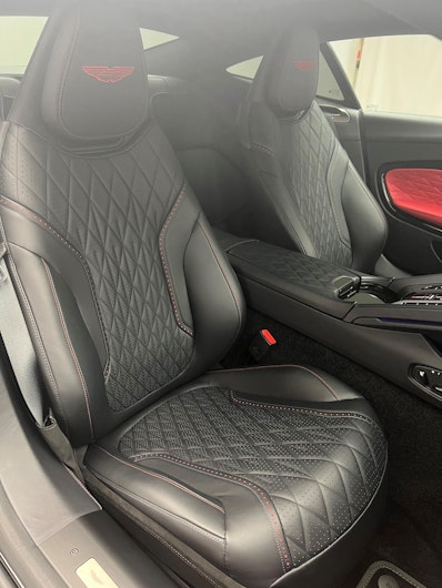 Vehicle image ASTON MARTIN DB12