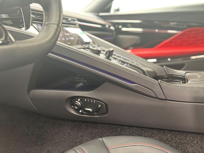 Vehicle image ASTON MARTIN DB12