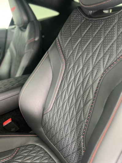 Vehicle image ASTON MARTIN DB12