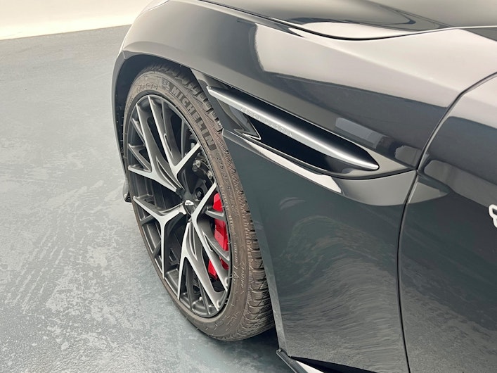 Vehicle image ASTON MARTIN DB12