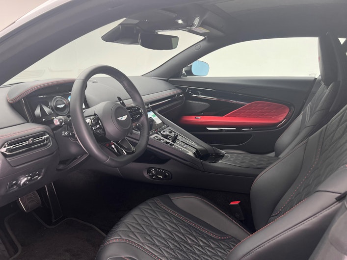 Vehicle image ASTON MARTIN DB12