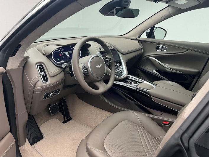 Vehicle image ASTON MARTIN DBX