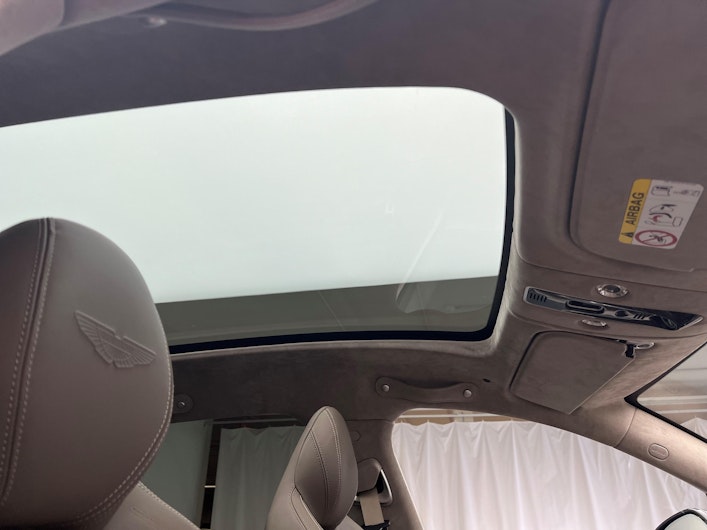 Vehicle image ASTON MARTIN DBX