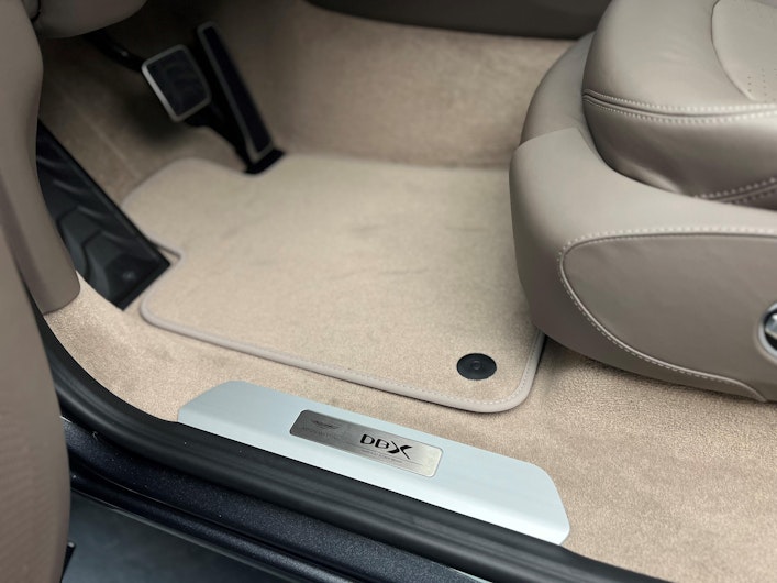 Vehicle image ASTON MARTIN DBX