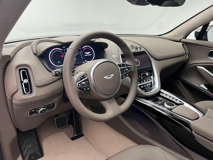 Vehicle image ASTON MARTIN DBX