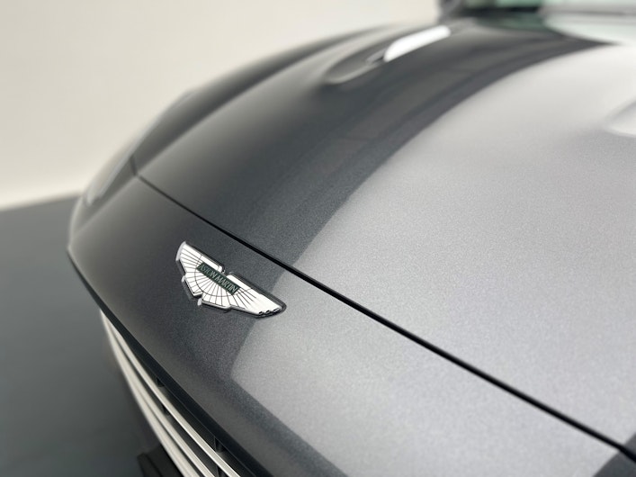 Vehicle image ASTON MARTIN DBX