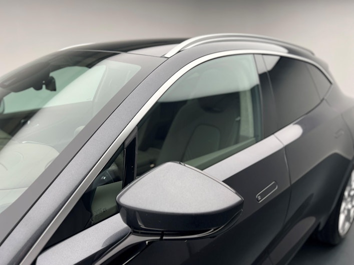 Vehicle image ASTON MARTIN DBX