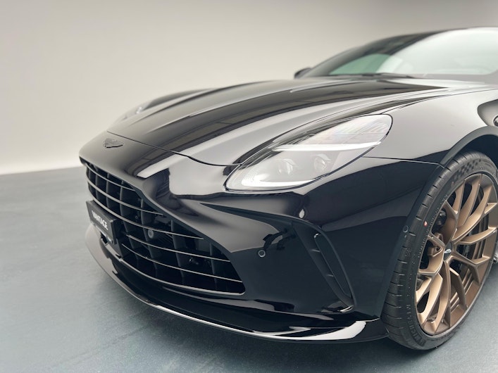 Vehicle image ASTON MARTIN V12 Vantage