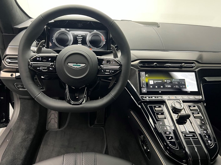 Vehicle image ASTON MARTIN V12 Vantage