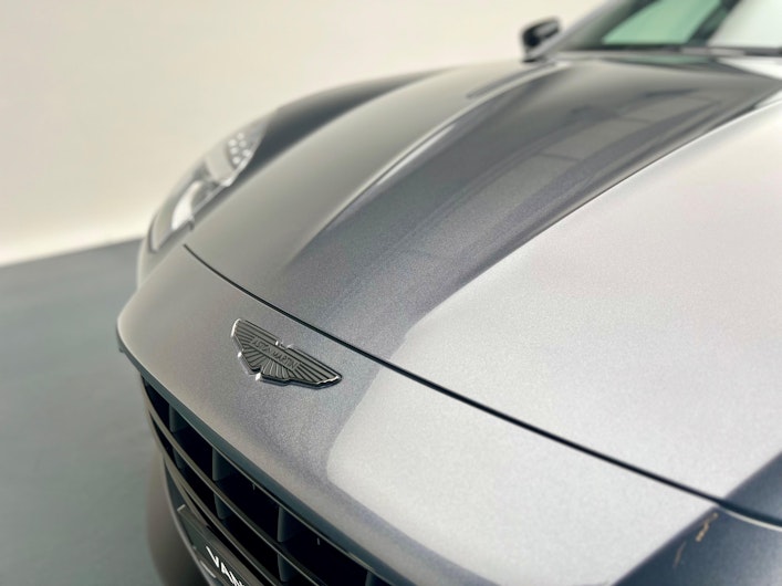 Vehicle image ASTON MARTIN V12 Vantage