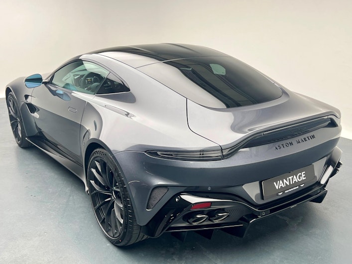 Vehicle image ASTON MARTIN V12 Vantage