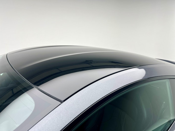 Vehicle image ASTON MARTIN V12 Vantage