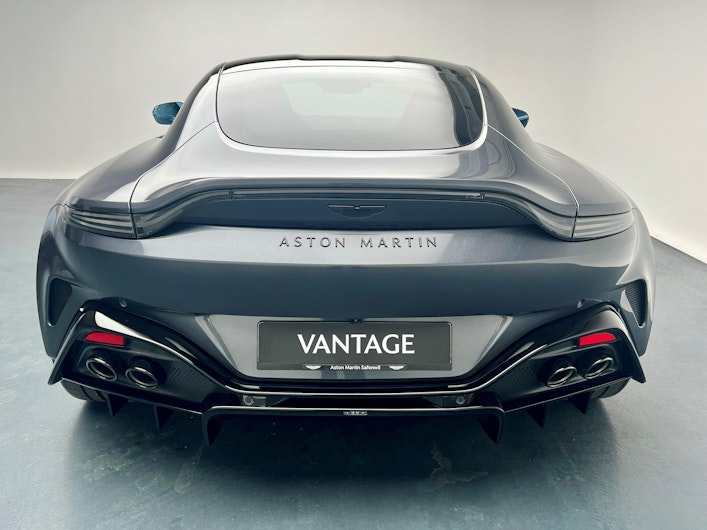 Vehicle image ASTON MARTIN V12 Vantage