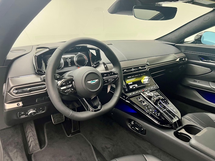 Vehicle image ASTON MARTIN V12 Vantage