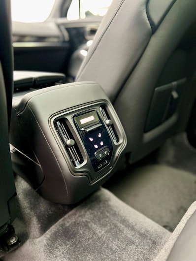 Vehicle image ASTON MARTIN DBX