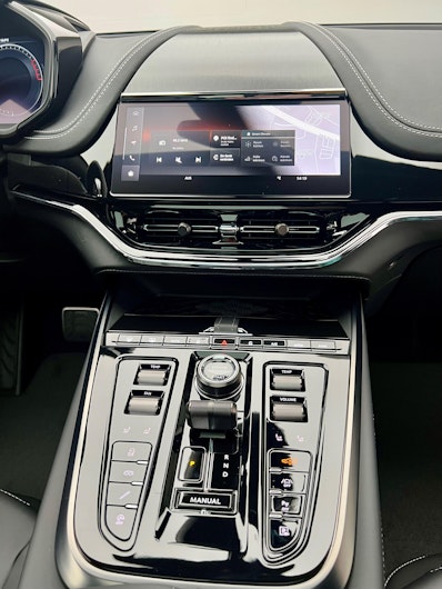 Vehicle image ASTON MARTIN DBX