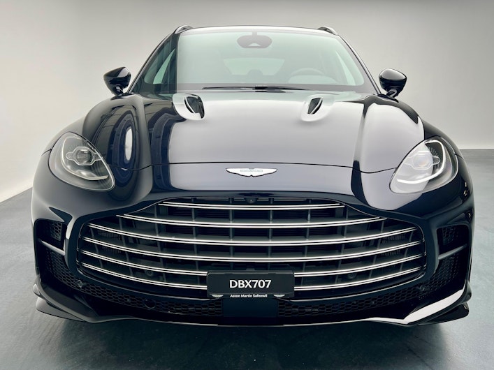 Vehicle image ASTON MARTIN DBX