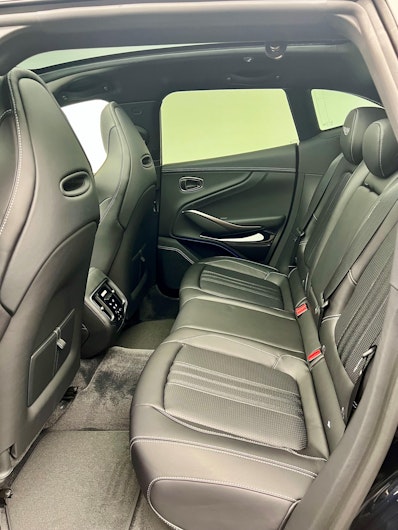 Vehicle image ASTON MARTIN DBX