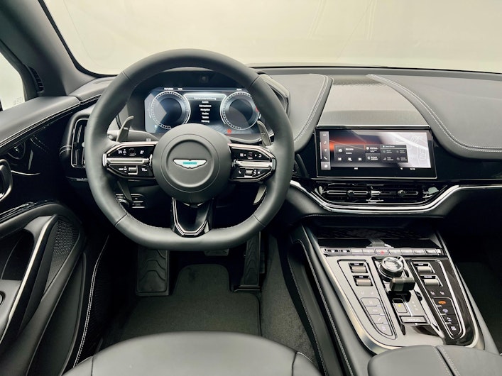 Vehicle image ASTON MARTIN DBX