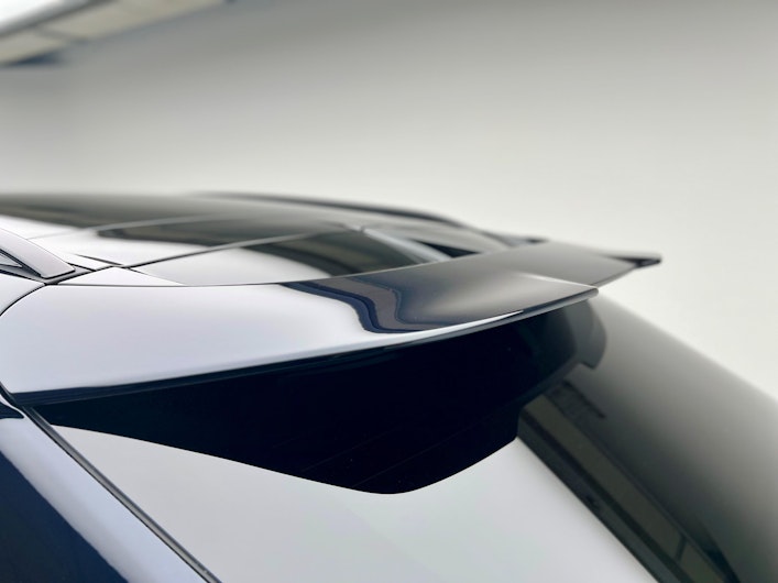 Vehicle image ASTON MARTIN DBX