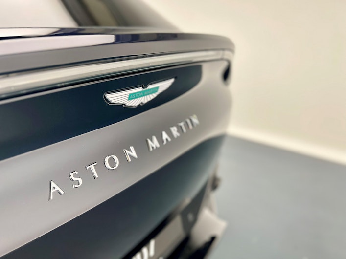 Vehicle image ASTON MARTIN DBX